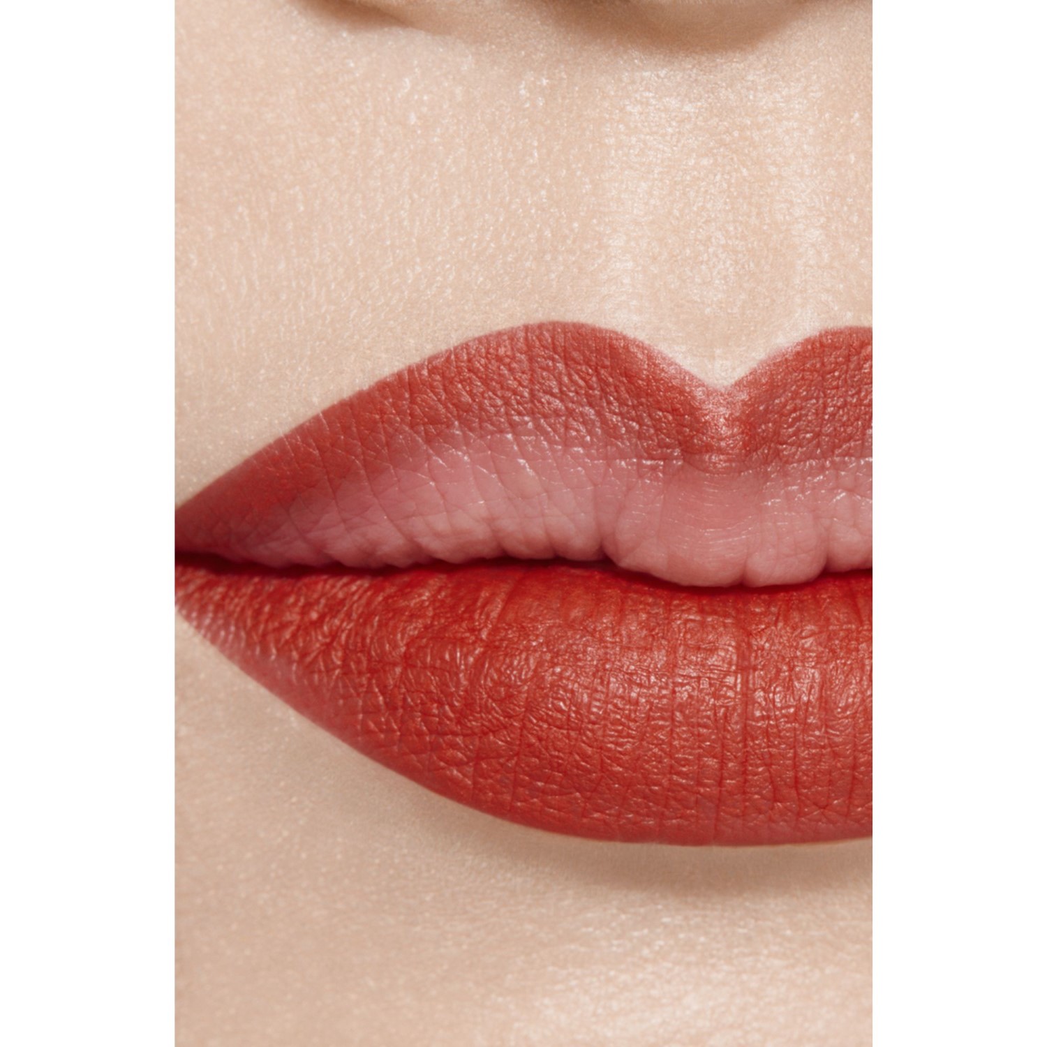 LÁPIZ CONTORNO DE LABIOS DE LARGA DURACIÓN